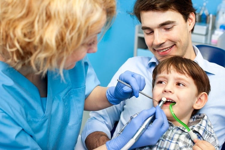 قیمت عصب کشی دندان اطفال